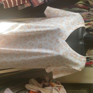 Cheetah print v neck top